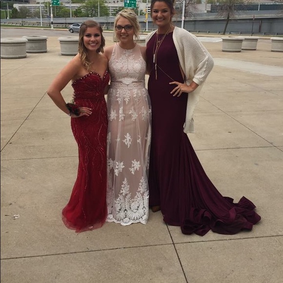 Jovani prom dress- maroon color - Picture 5 of 8